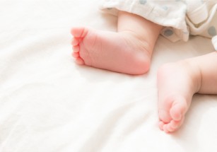 赤ちゃんに靴下はいらない 子どもの足のために必要なこと 明日にも使える やさしい暮らしのためのお役立ち情報 Sooooos